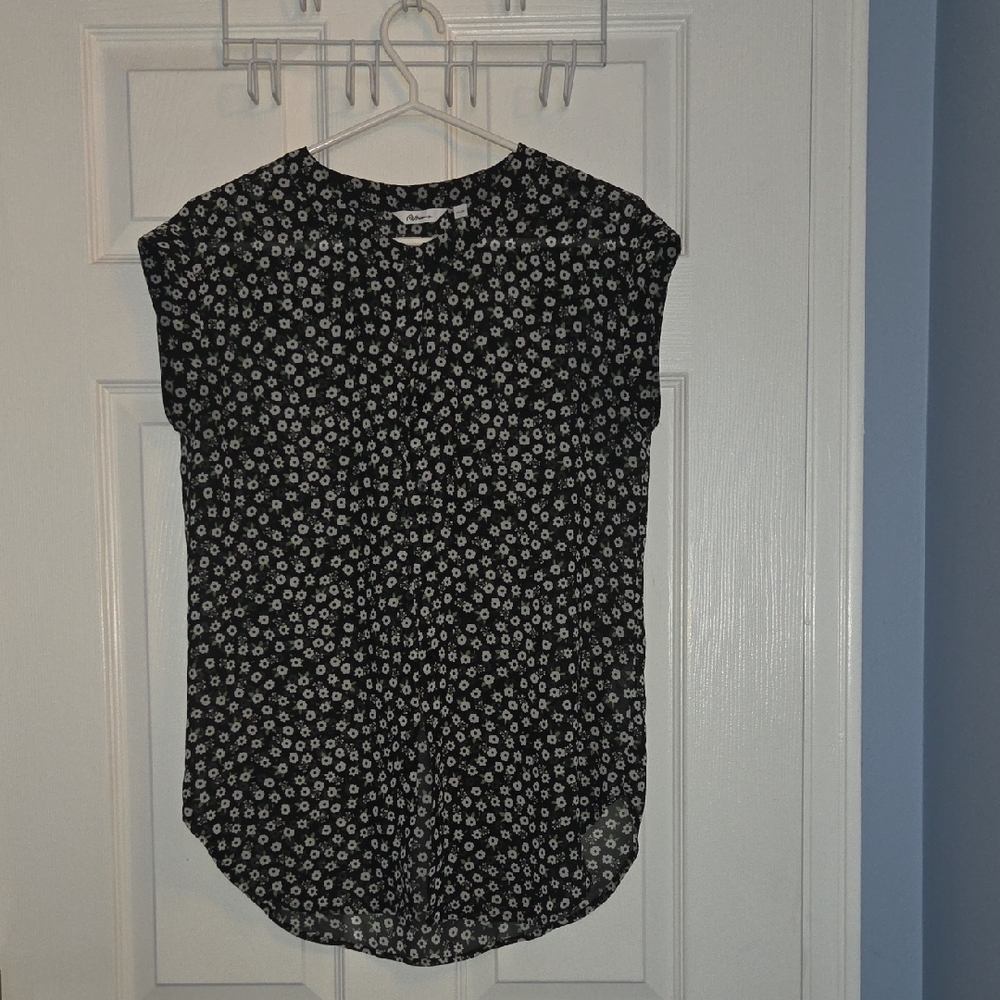 Reitmans Monochrome Floral Blouse